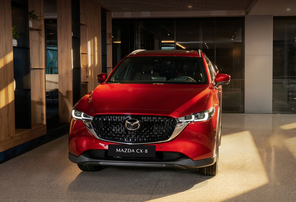 CX-8 ưu đãi lên đến 60 triệu đồng dịp hè.